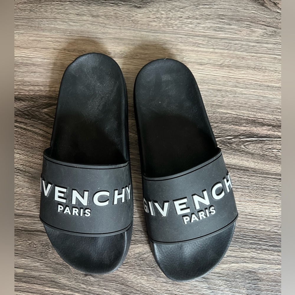 Givenchy Classic women’s slides